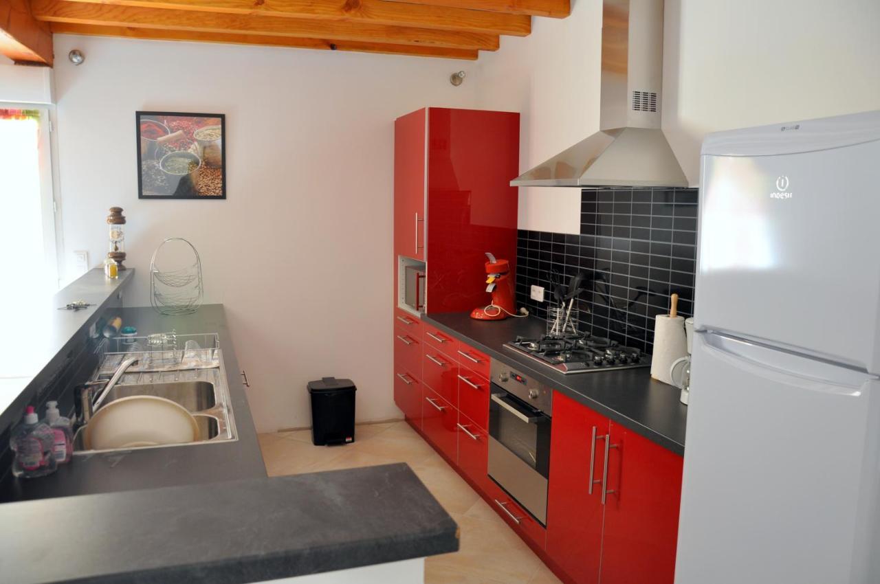 Gite Chez Antonin Villeneuve-Lecussan Esterno foto